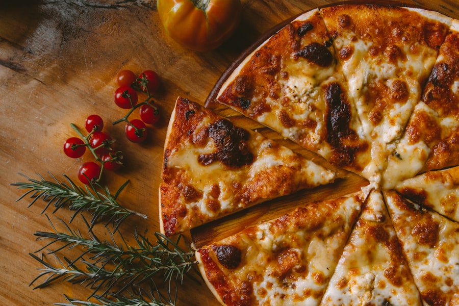 CAJA PIZZA MICROCORRUGADA 8P (32x32x4.5) x 100u